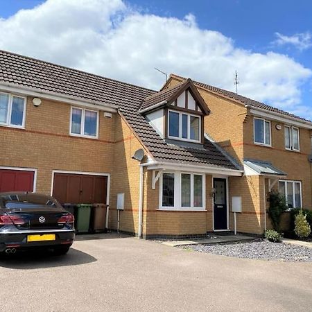 Charming Home In Wellingborough Esterno foto