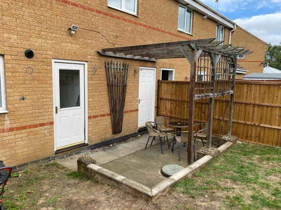 Charming Home In Wellingborough Esterno foto