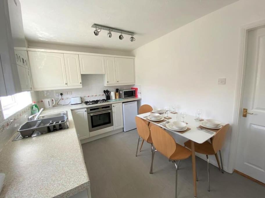 Charming Home In Wellingborough Esterno foto