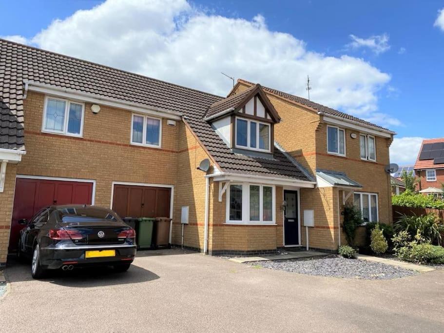Charming Home In Wellingborough Esterno foto