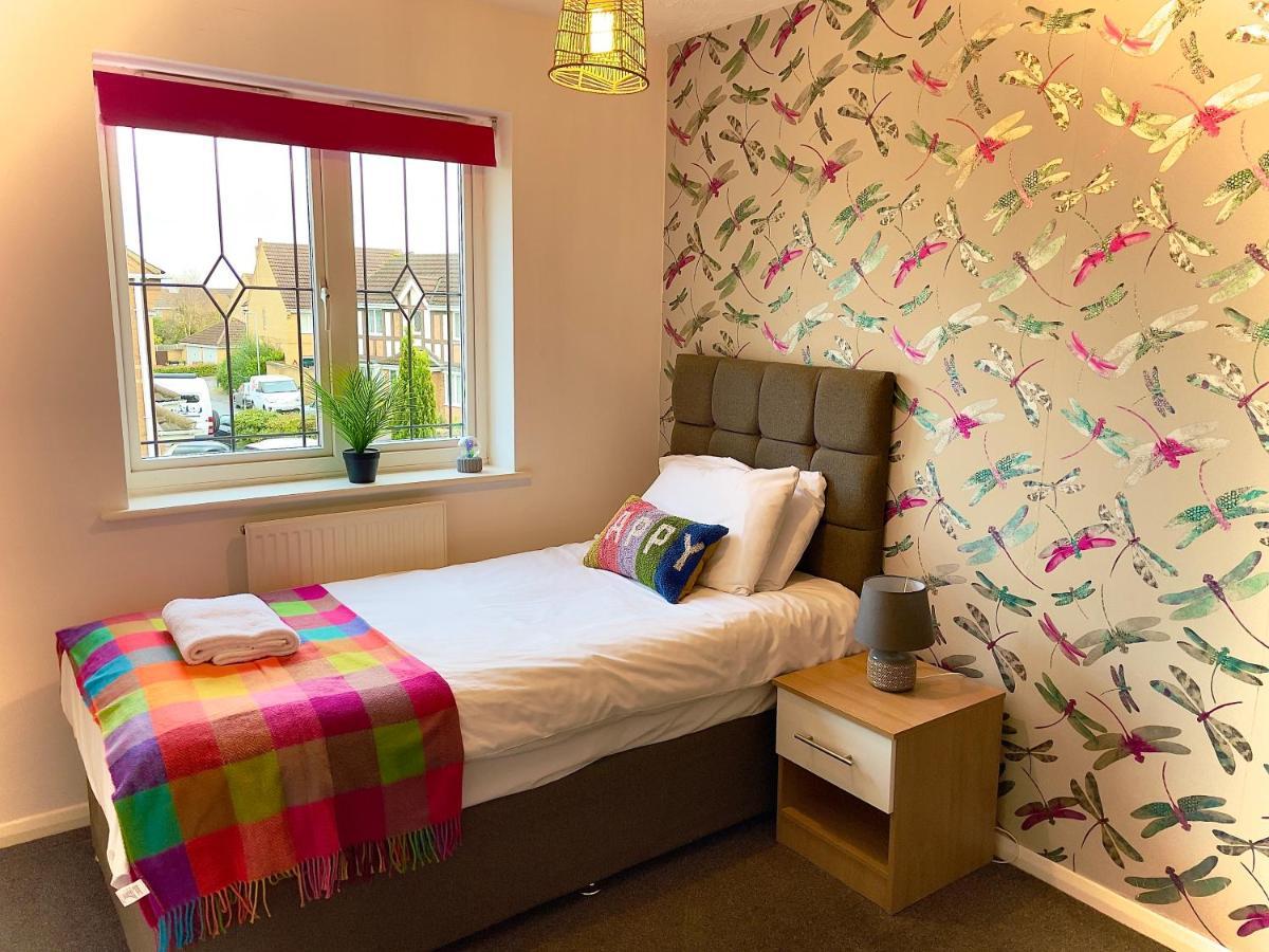 Charming Home In Wellingborough Esterno foto