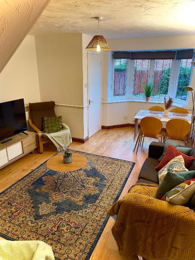 Charming Home In Wellingborough Esterno foto